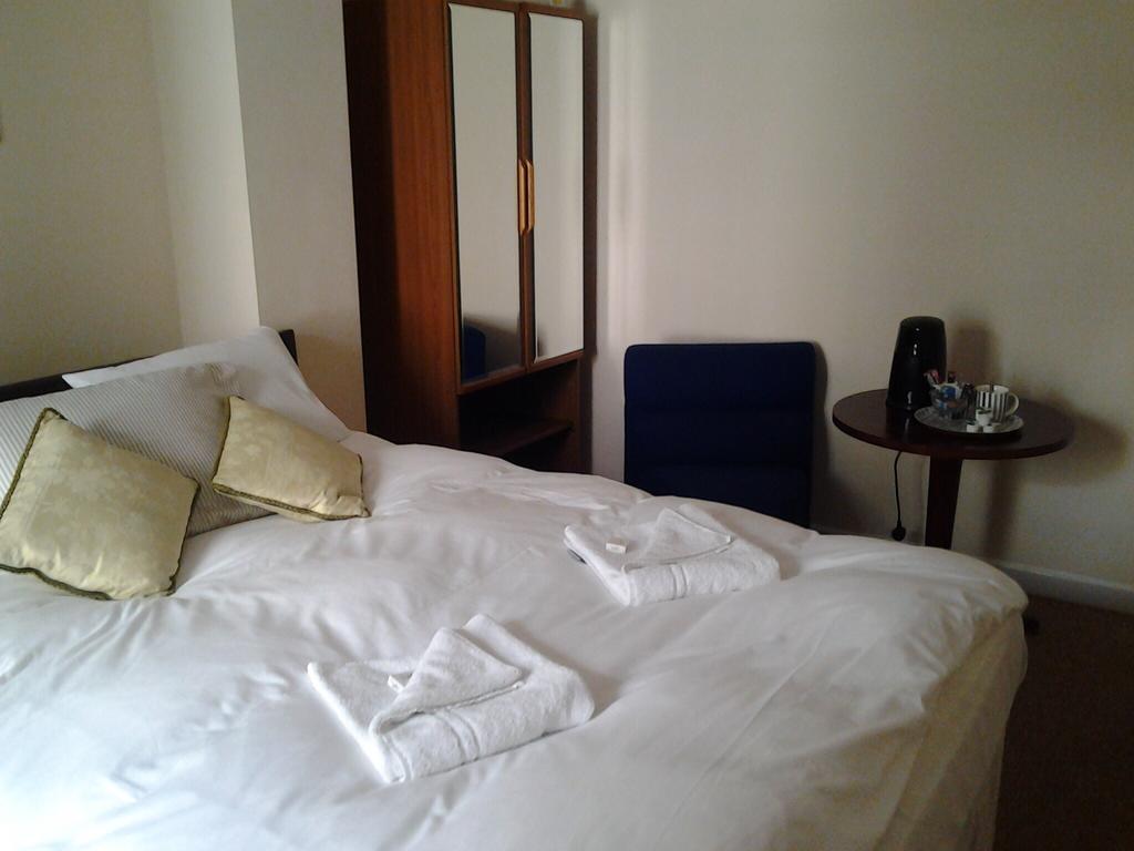 Sterling House Hotel Eastbourne Szoba fotó
